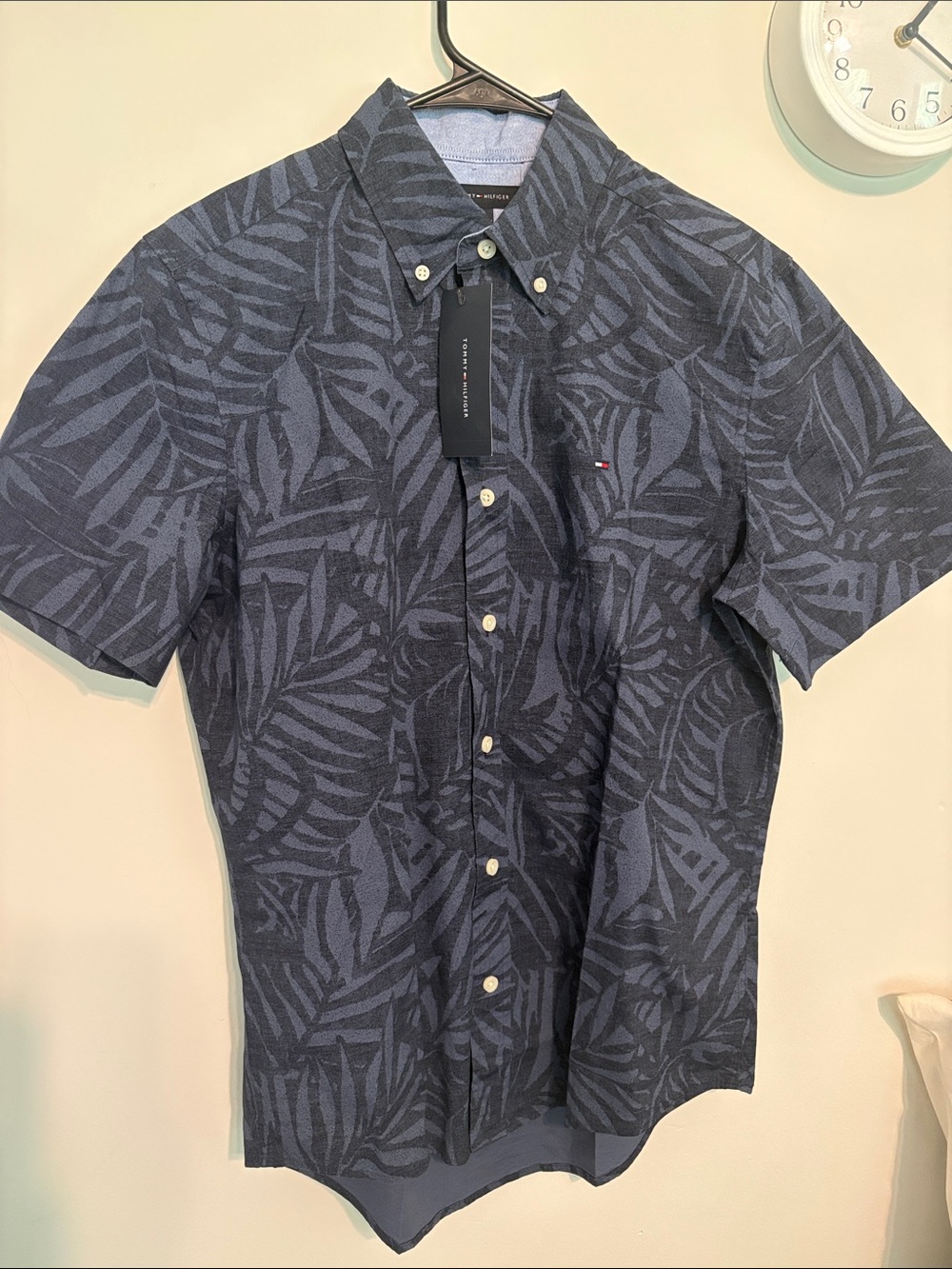 Tommy Hilfiger Navy and Dark Blue Leaf-Print Short-Sleeve Button-Down Shirt